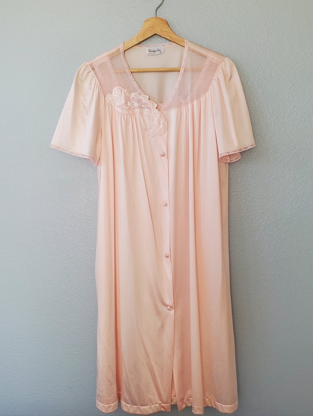 Vintage Vanity Fair Peach Lace-Trim Nightgown and Robe Set